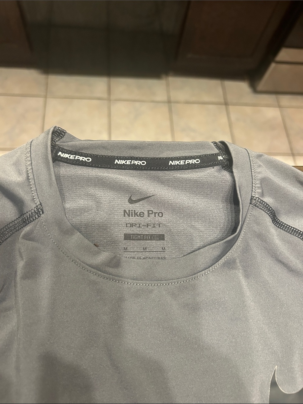 Nike Light Gray Men’s Long-Sleeve Dri-FIT Performance Tee - Picture 2 of 4